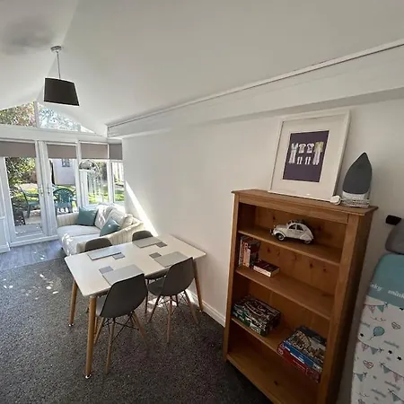 Modern & Spacious 4 Bedroom Home Crewe Exterior photo