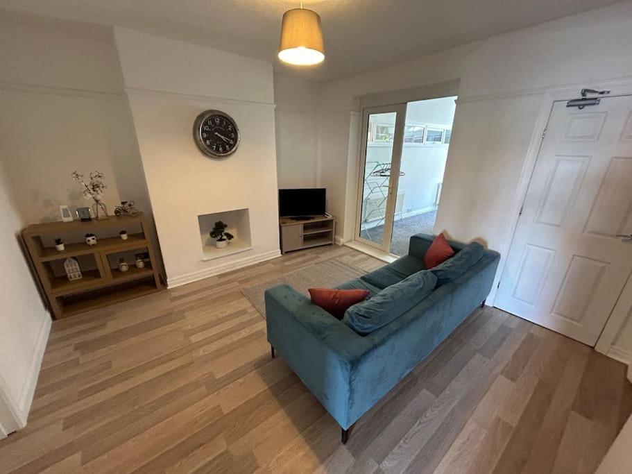 Modern & Spacious 4 Bedroom Holiday home